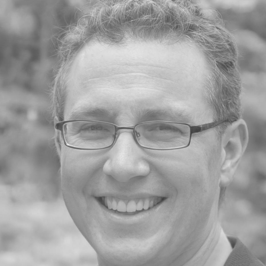 Portrait of Ewan Koskinen, Controller at retail business